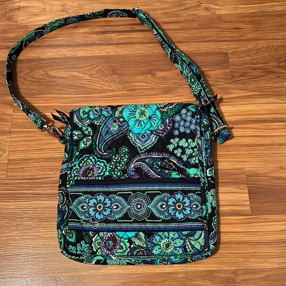 Vera Bradley small messenger bag